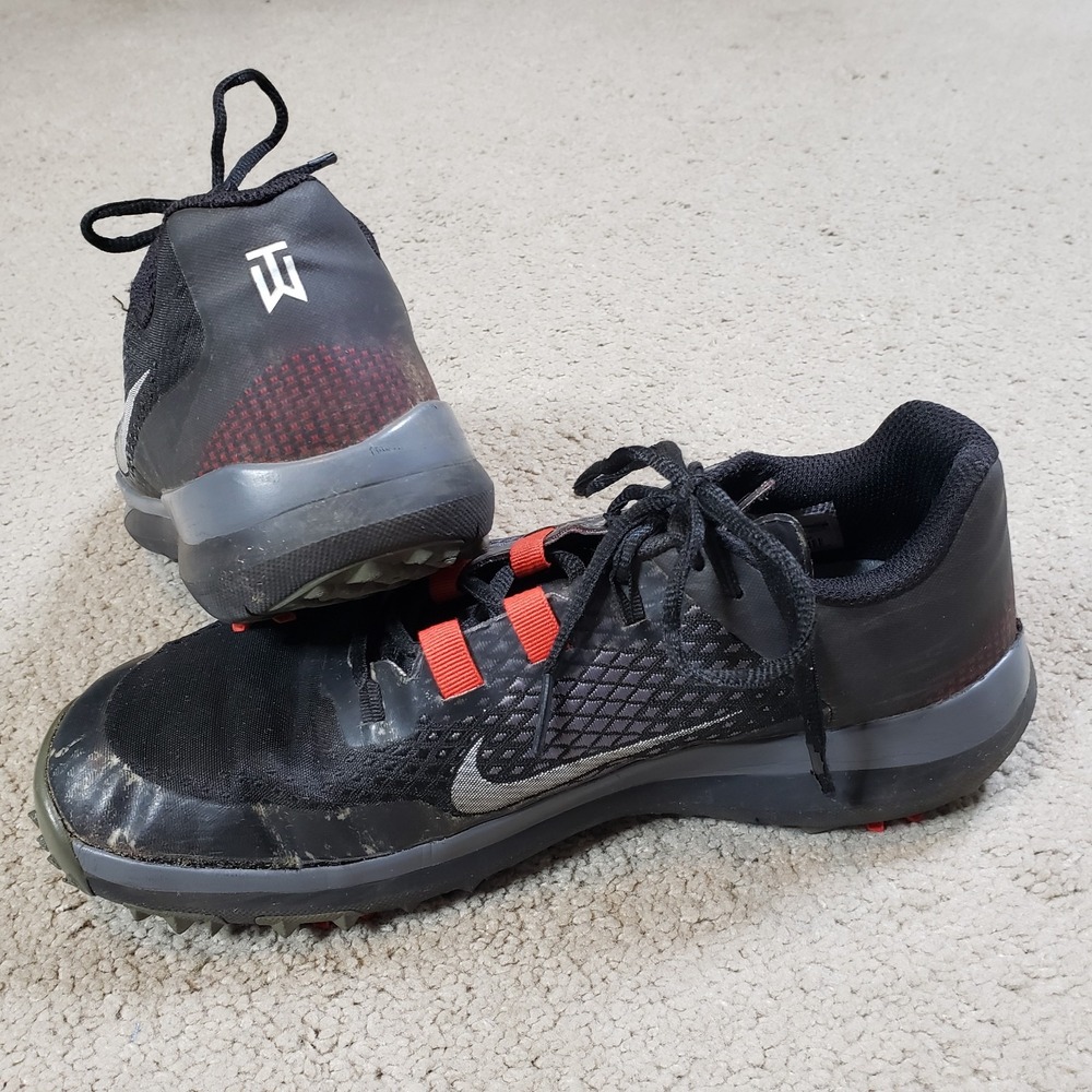 Nike Tiger Woods 2015 Black Golf Shoes Size 8.5 Black Red Silver Trim Spikes